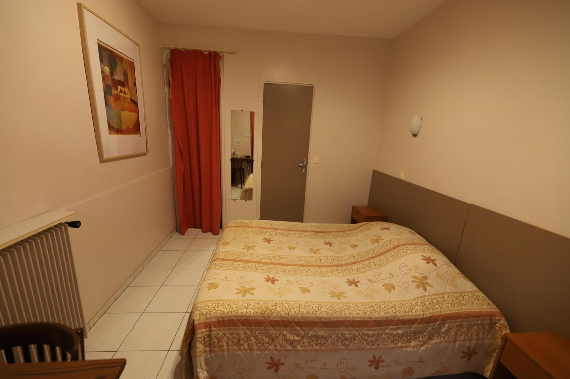 Hotel Du Roussillon باريس المظهر الخارجي الصورة