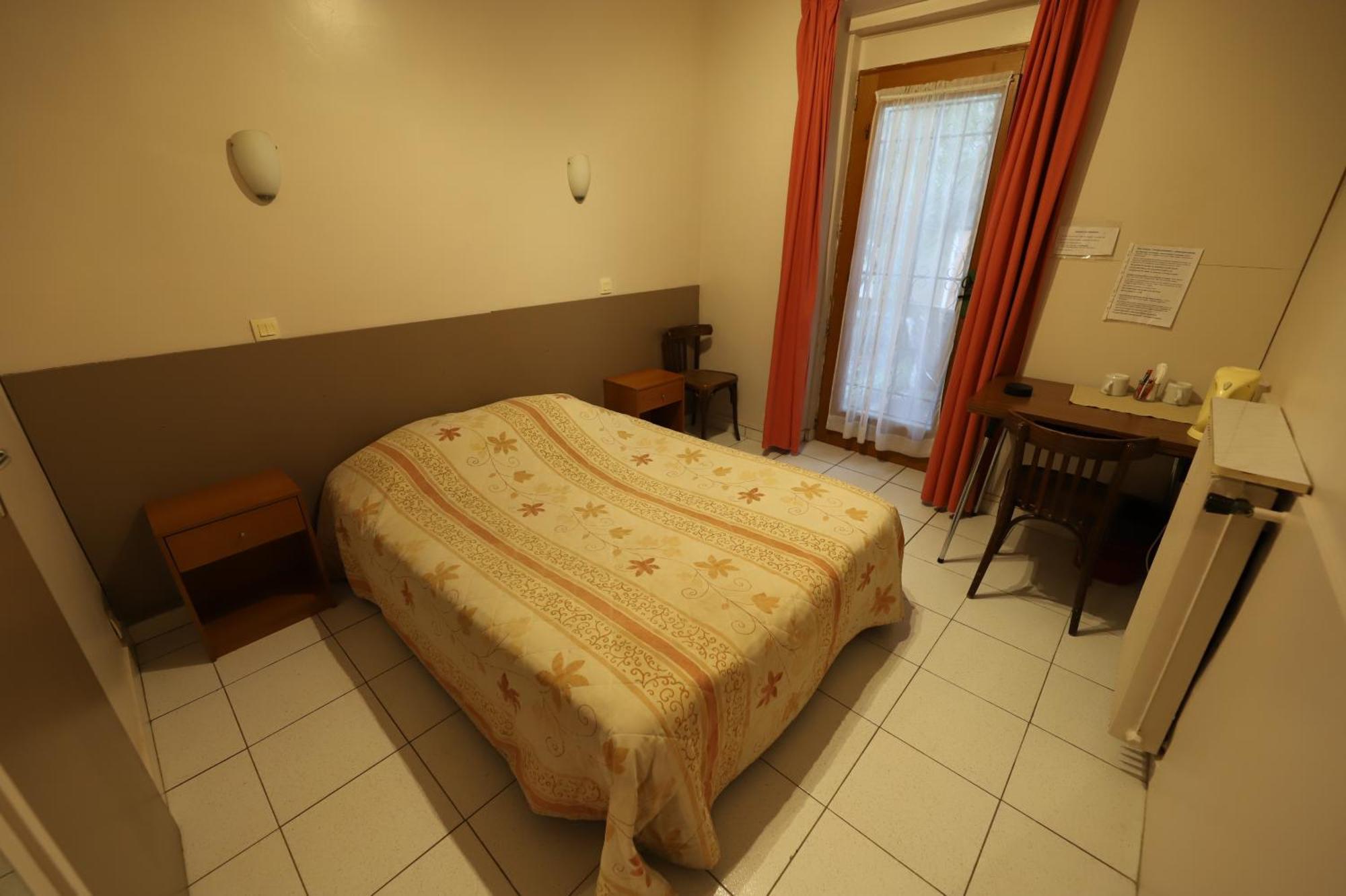 Hotel Du Roussillon باريس المظهر الخارجي الصورة